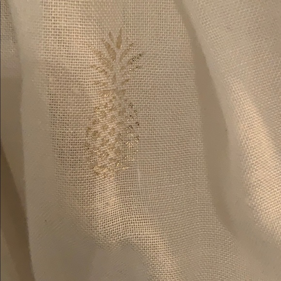 Four scarves - Picture 3 of 6